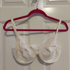 Vanity Fair Women's Light Cream Lace Full Coverage Bra 38D